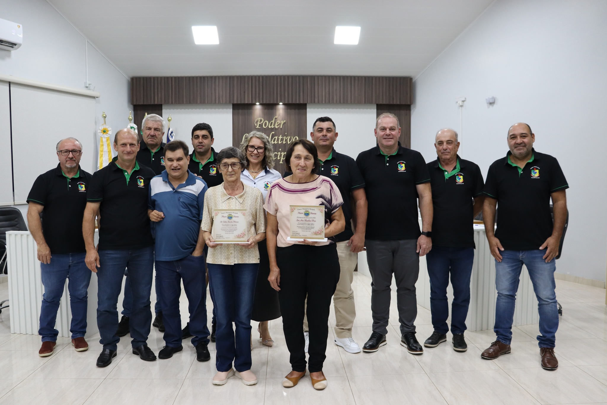 Câmara de Mariópolis concede Moção Honrosa a mães em reconhecimento à dedicação e superação